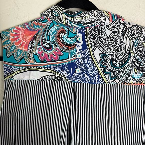 Chico's No-Iron Sleeveless Paisley and Stripes Button-Back Shirt Size 2.5 (L 14) - Picture 9 of 12